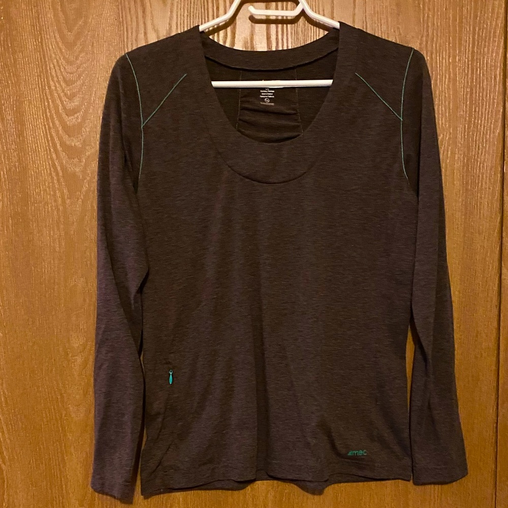 3 FOR $20 MEC ladies top